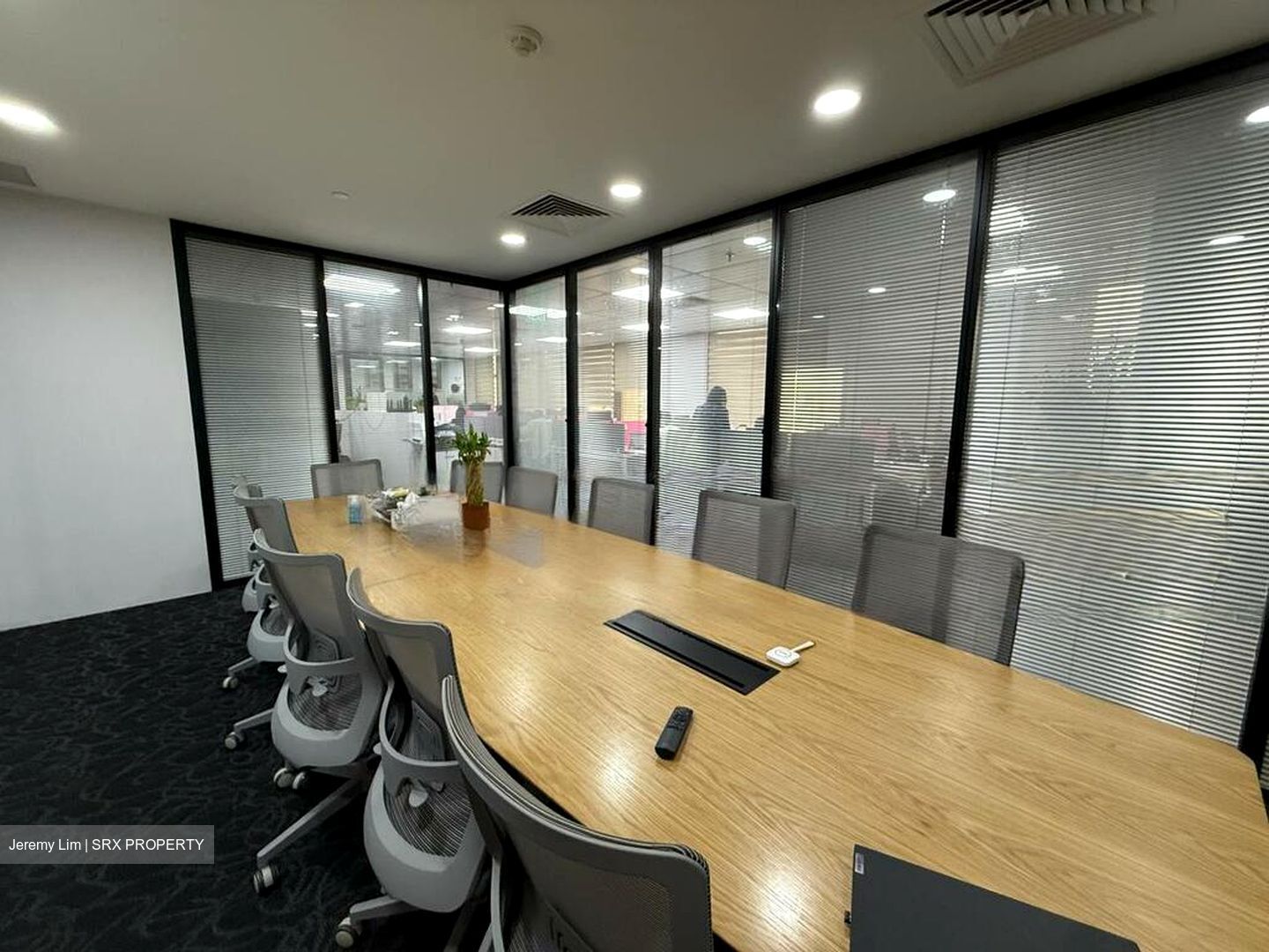 Peninsula Shopping Complex (D6), Office #484092591